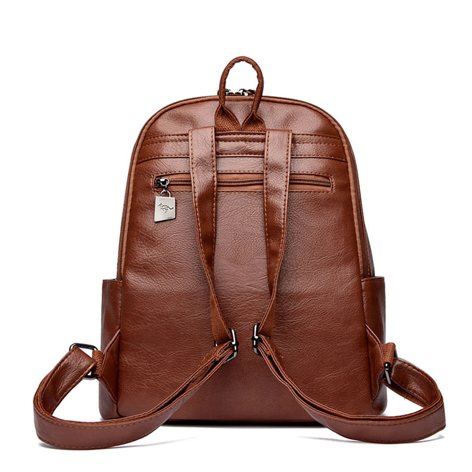 Mochila Feminina La Vellure de Couro – Espaçosa, Sofisticada e Versátil para o Dia a Dia