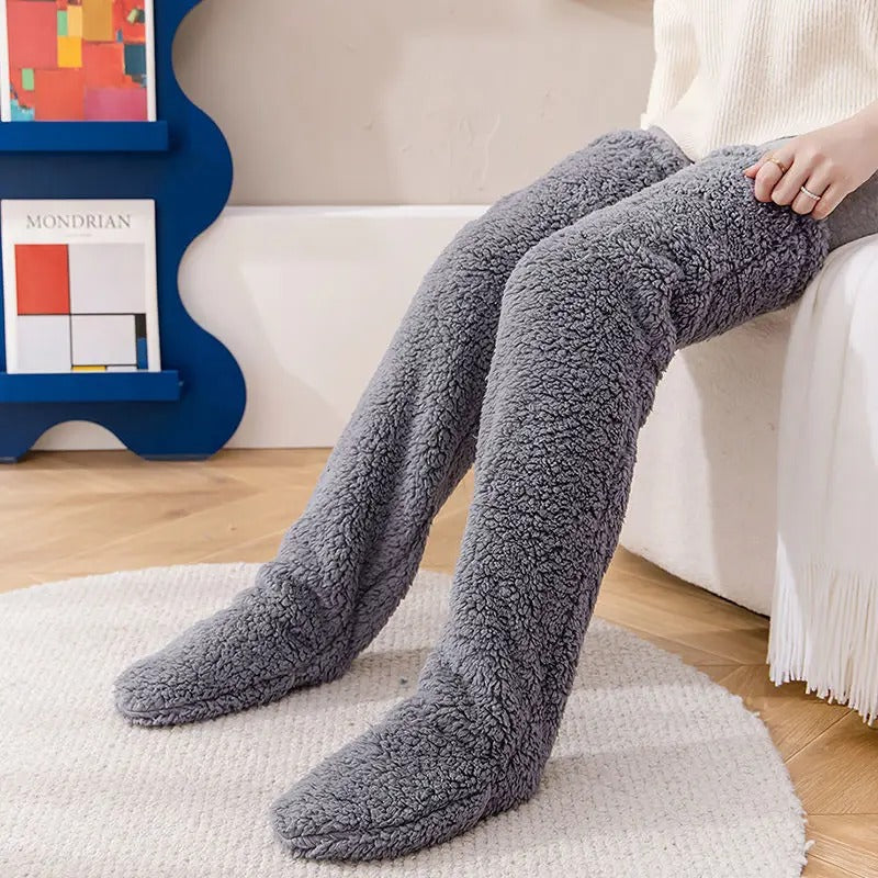 Meia cinza feminina Belleganzy com pelúcia casual e cobertura térmica para dias frios
