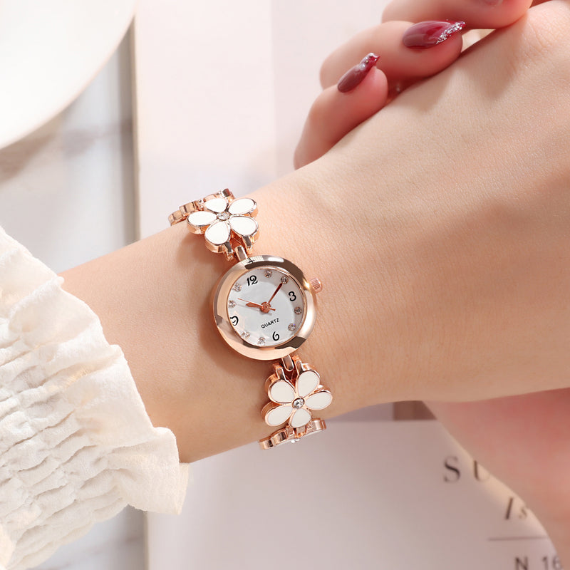 Relógio feminino rosé com mostrador pequeno e cristais
