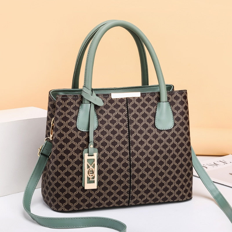 Bolsa verde estruturada com estilo moderno e elegante para o dia a dia
