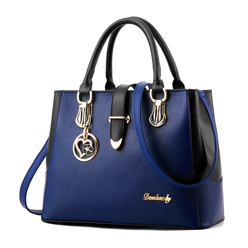 Close da Montelisse™ azul com textura suave e fecho em zíper

