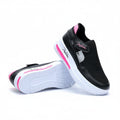 alt="Tênis feminino slip on preto com detalhes rosa confortável casual solado branco antiderrapante"
